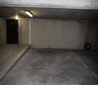  Parking / Garage � louer 