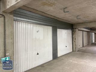  Parking / Garage � louer 