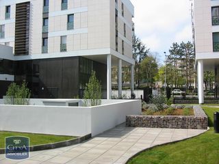  Parking / Garage � louer 