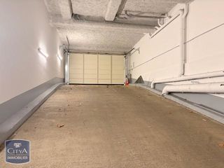  Parking / Garage � louer 