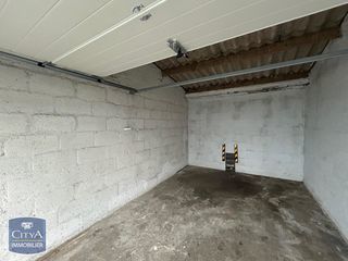  Parking / Garage � louer 