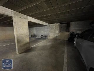 Parking / Garage � louer 