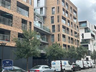  Parking / Garage � louer 