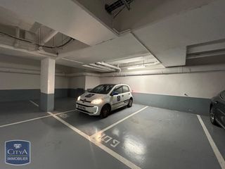  Parking / Garage � louer 