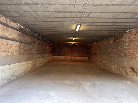 Entrep&ocirc;t de 150 m&sup2; situ&eacute; &agrave; SAINT LAURENT SUR SA&Ocirc;NE &eacute;q... 500 01750 Saint laurent sur saone