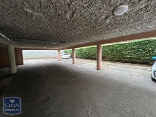  Parking / Garage � louer 