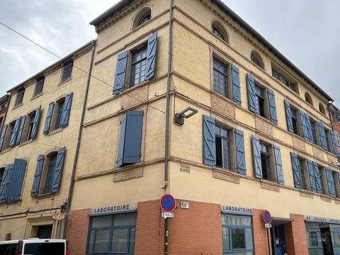 BUREAUX AU CENTRE-VILLE &Agrave; Louer - Local Professionnel... 870 82000 Montauban