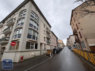  Parking / Garage � louer 