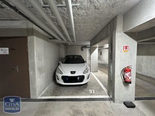  Parking / Garage � louer 