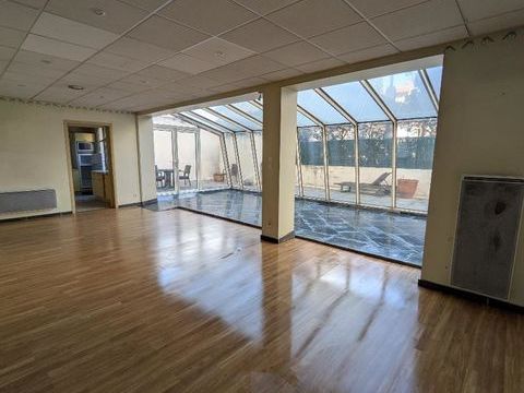 LOCAL PROFESSIONNEL 75m&sup2; - PROCHE PALAIS DES CONGR&Egrave;S ... 750 66000 Perpignan