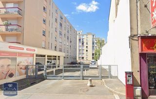  Parking / Garage � louer 