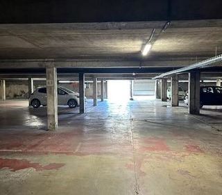  Parking / Garage � louer 