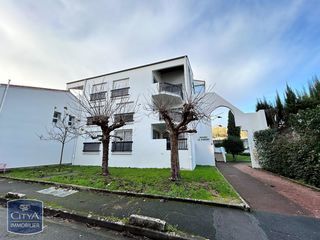  Parking / Garage � louer 10 m�