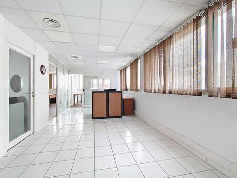 AEROPORT ZAC TORREMILA / Bureaux s&eacute;curis&eacute;s de 70m&sup2; av... 890 66000 Perpignan