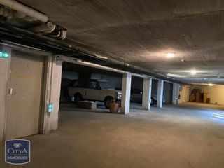  Parking / Garage � louer 
