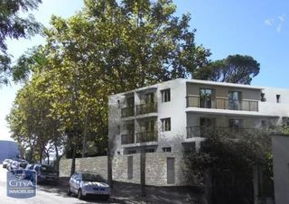  Parking / Garage � louer 