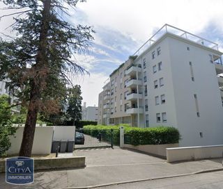  Parking / Garage � louer 