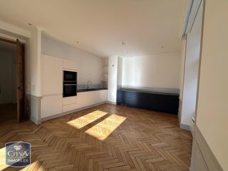  Appartement � louer 4 pi�ces 122 m�