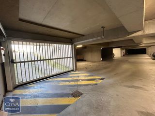  Parking / Garage � louer 