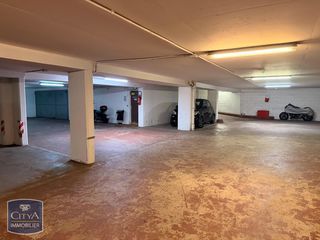  Parking / Garage � louer 