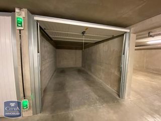  Parking / Garage � louer 