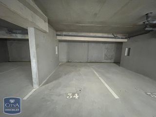  Parking / Garage � louer 