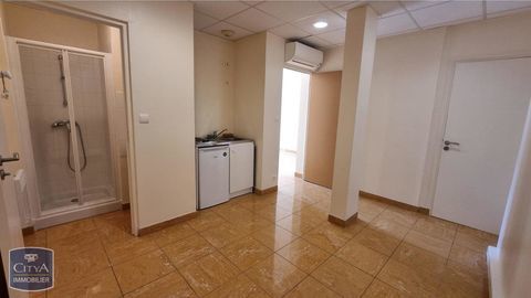 &Agrave; louer : Local professionnel situ&eacute; en plein centre-v... 445 02100 Saint quentin