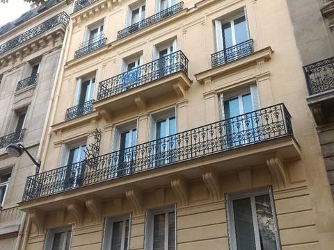 A LOUER - Local commercial &agrave; Paris 75016 Vous recherc... 1767 75016 Paris