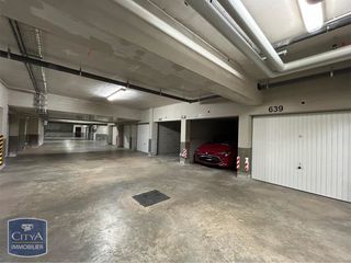  Parking / Garage � louer 