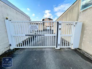  Parking / Garage � louer 