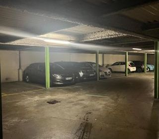  Parking / Garage � louer 
