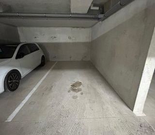  Parking / Garage � louer 