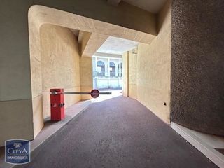  Parking / Garage � louer 