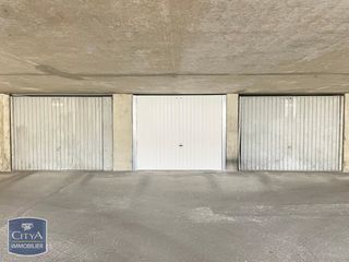  Parking / Garage � louer 