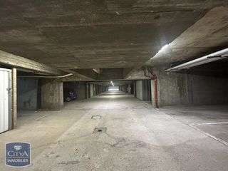  Parking / Garage � louer 