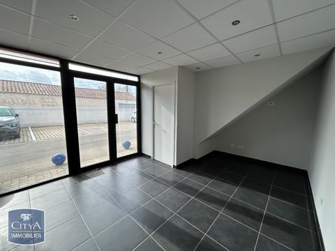 &Agrave; LOUER : Local commercial id&eacute;alement situ&eacute; avec 2 la... 864 13700 Marignane