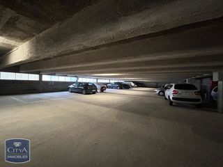  Parking / Garage � louer 