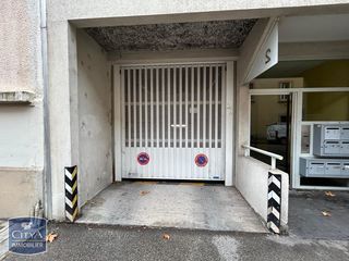  Parking / Garage � louer 