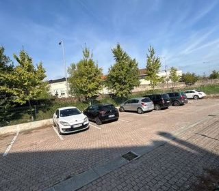  Parking / Garage � louer 