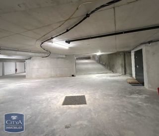  Parking / Garage � louer 