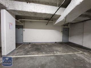  Parking / Garage � louer 