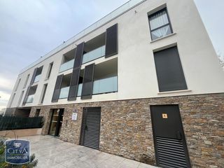  Parking / Garage � louer 