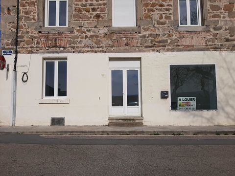 PROCHE COMMODITES , COMMERCES ET PARKINGS - 6 place M... 590 42170 St just st rambert