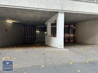  Parking / Garage � louer 