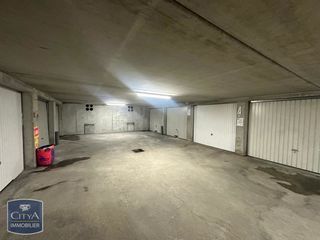  Parking / Garage � louer 