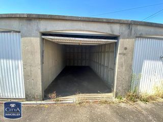  Parking / Garage � louer 