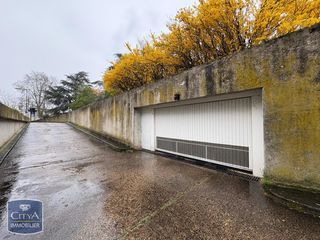  Parking / Garage � louer 