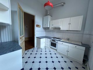  Appartement � louer 4 pi�ces 130 m�