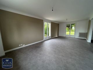  Maison � louer 5 pi�ces 117 m� Roquefort