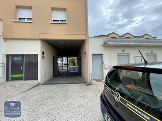  Parking / Garage � louer 